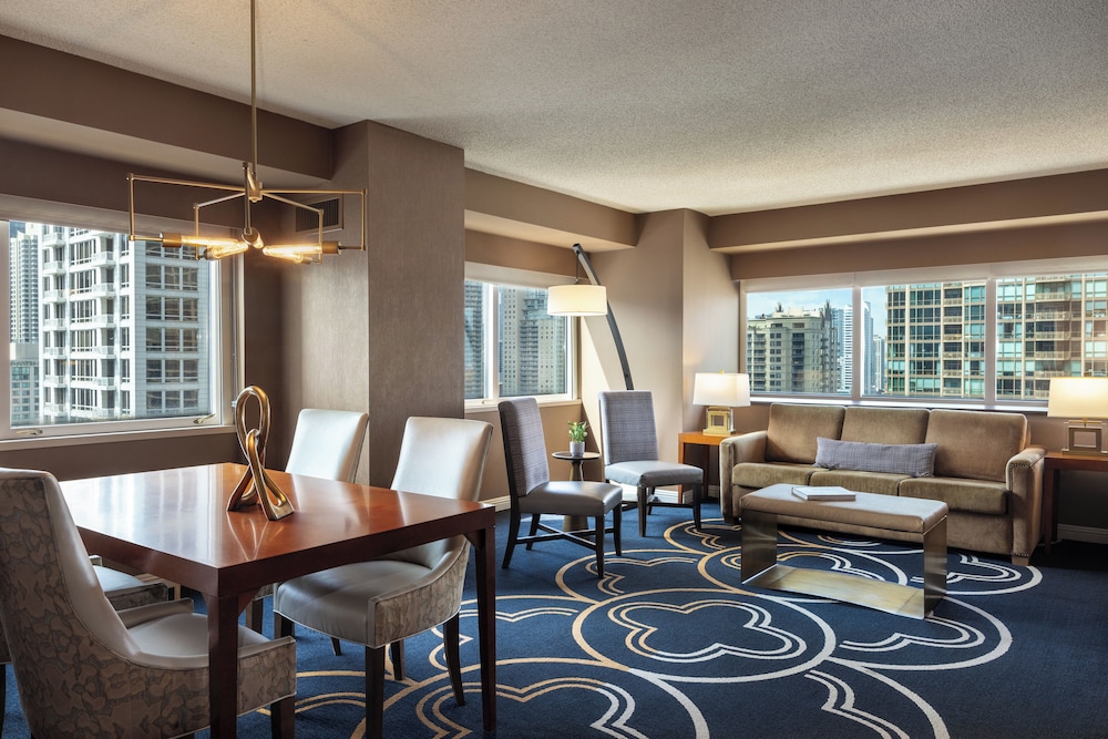 Omni Chicago Hotel — Hotel rooms in Chicago, Illinois