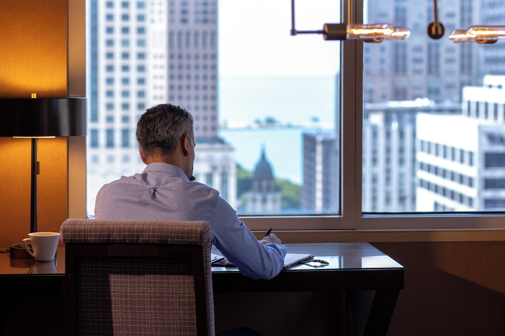 Omni Chicago Hotel — Hotel rooms in Chicago, Illinois