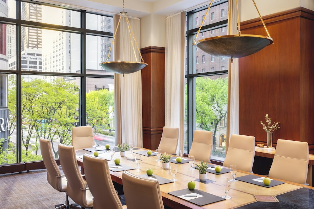 Omni Chicago Hotel — Hotel building in Chicago, Illinois