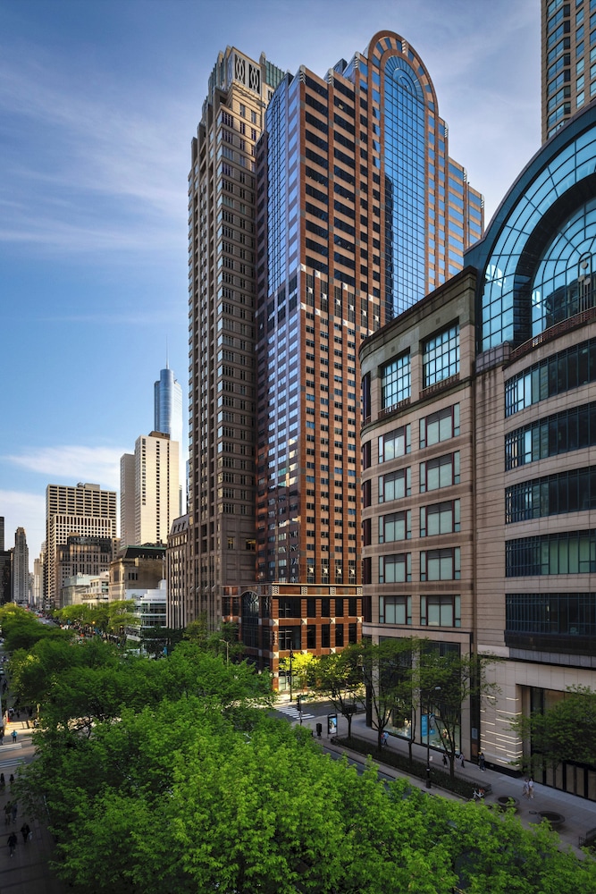 Omni Chicago Hotel — Hotel building in Chicago, Illinois