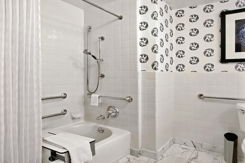 Palmer House a Hilton Hotel — Hotel rooms in Chicago, Illinois