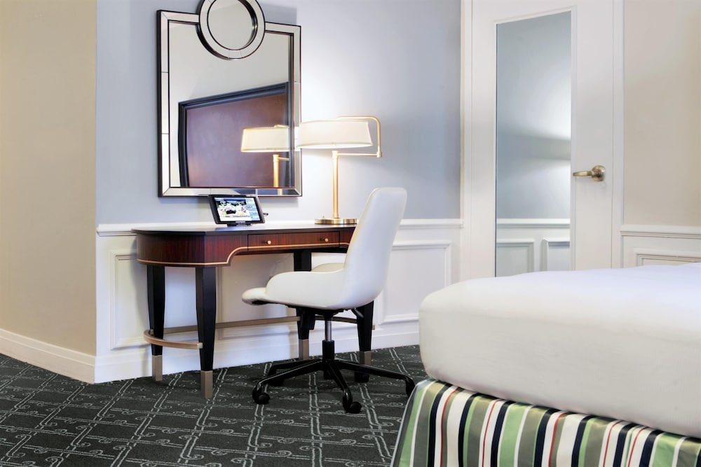 Palmer House a Hilton Hotel — Hotel rooms in Chicago, Illinois