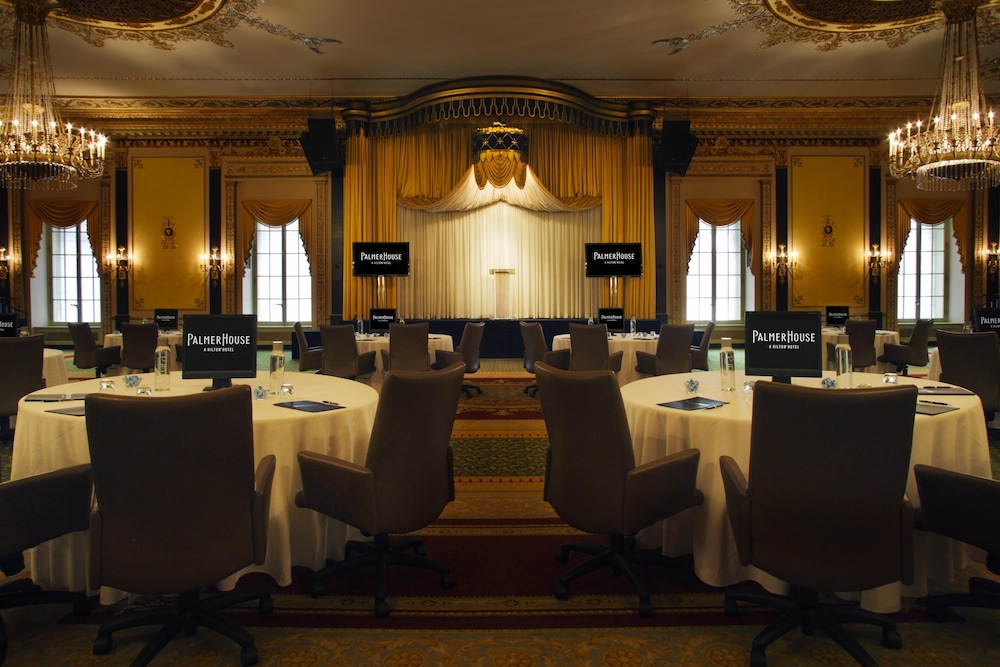 Palmer House a Hilton Hotel — Hotel building in Chicago, Illinois