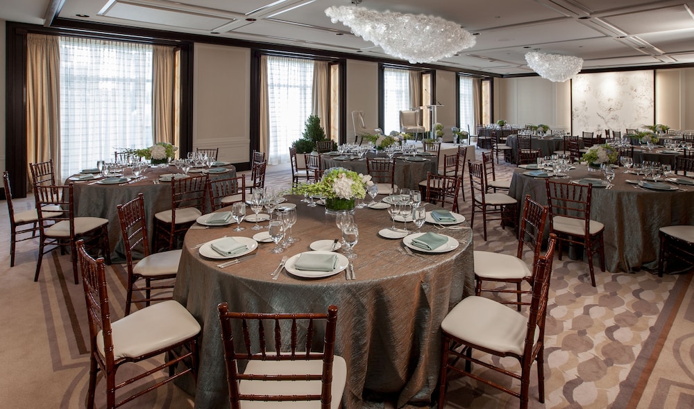 The Peninsula Chicago — Hotel building in Chicago, Illinois