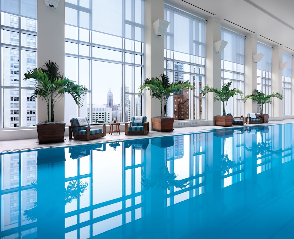 The Peninsula Chicago — Swimming pool in Chicago, Illinois