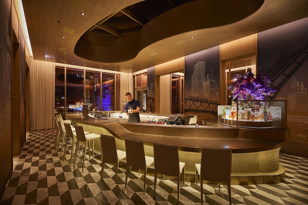 The Peninsula Chicago — Restaurant & bars in Chicago, Illinois