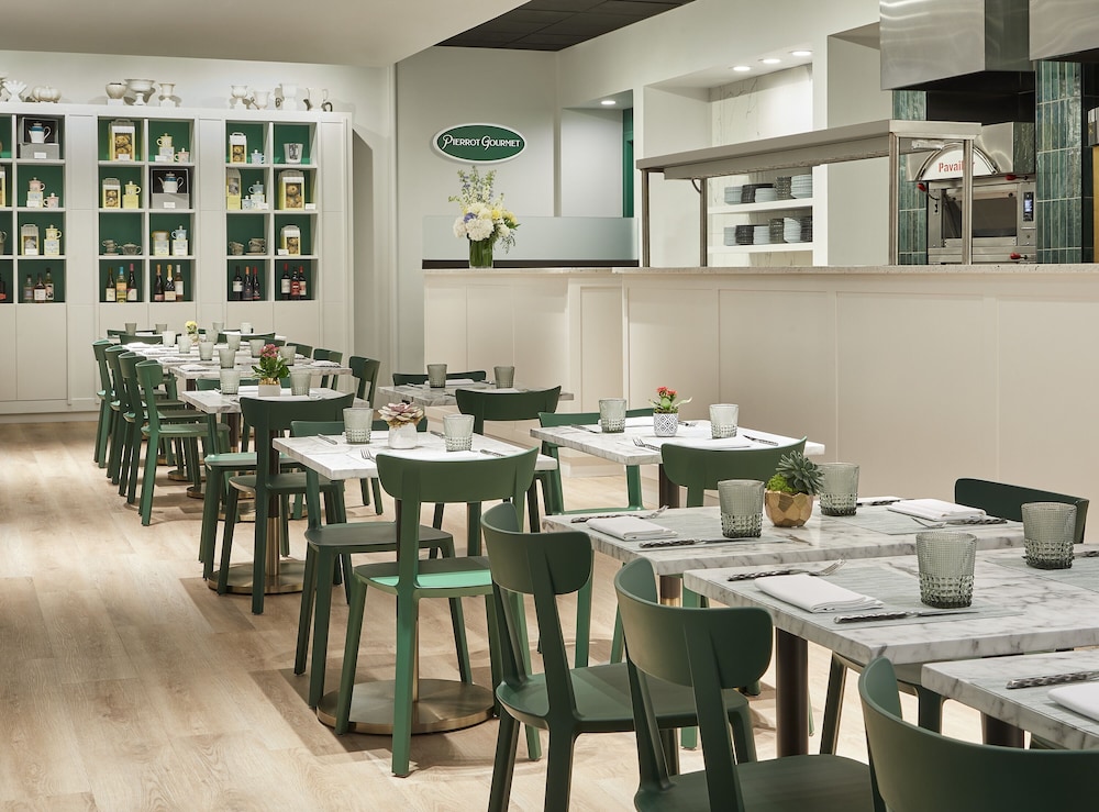 The Peninsula Chicago — Restaurant & bars in Chicago, Illinois