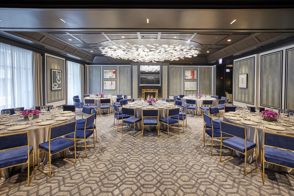 The Peninsula Chicago — Restaurant & bars in Chicago, Illinois