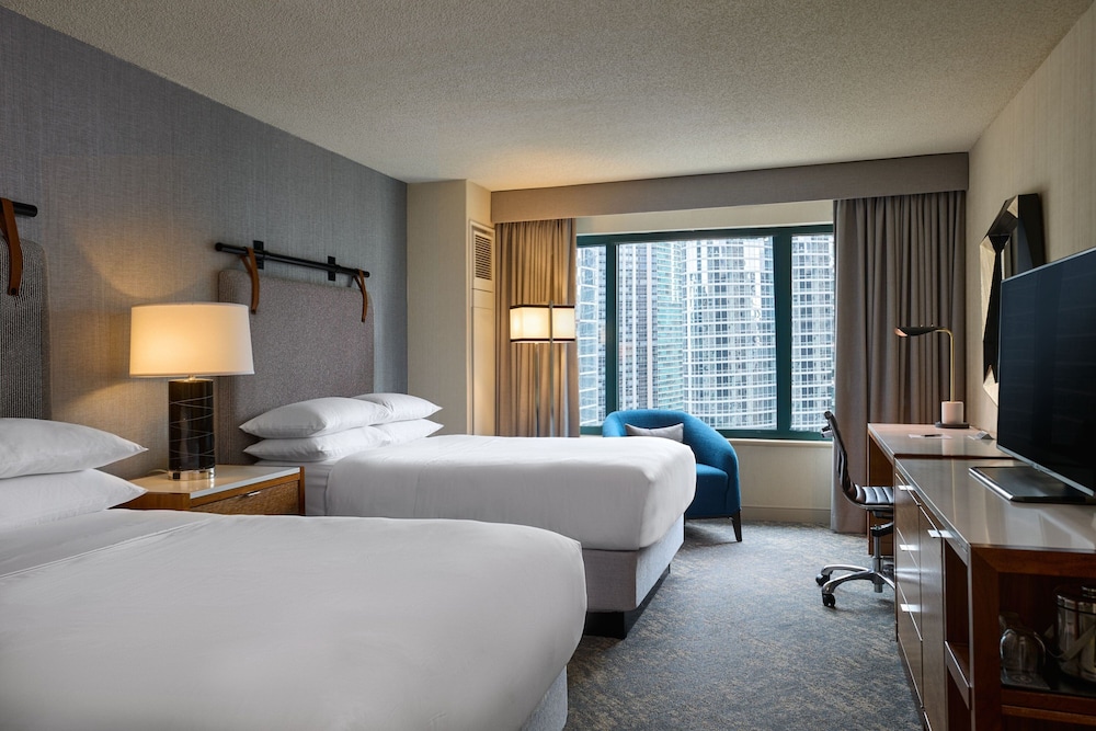 Sheraton Grand Chicago Riverwalk — Hotel rooms in Chicago, Illinois