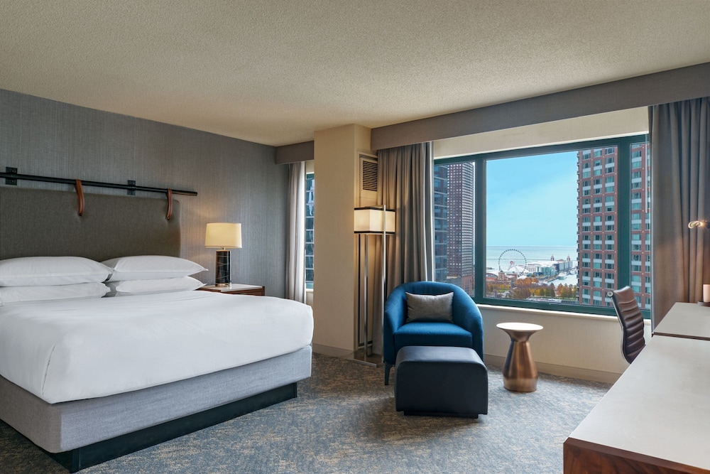 Sheraton Grand Chicago Riverwalk — Hotel rooms in Chicago, Illinois