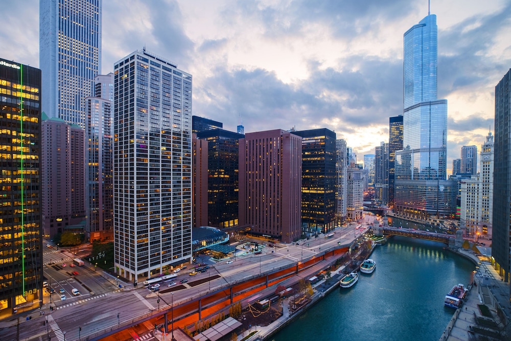 Sheraton Grand Chicago Riverwalk — Attractions in the area in Chicago, Illinois