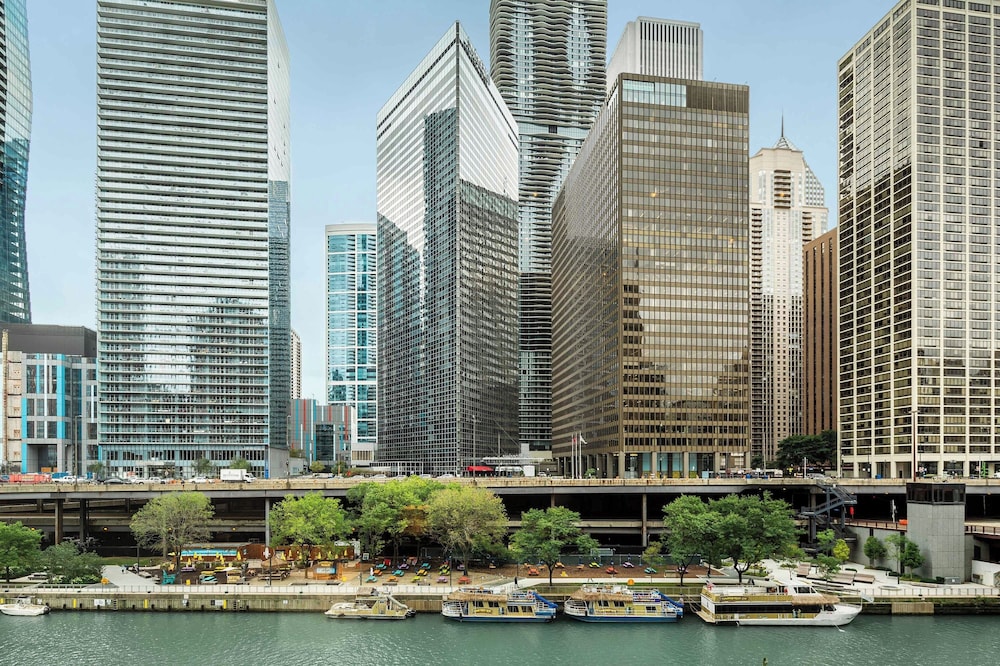 Sheraton Grand Chicago Riverwalk — Attractions in the area in Chicago, Illinois