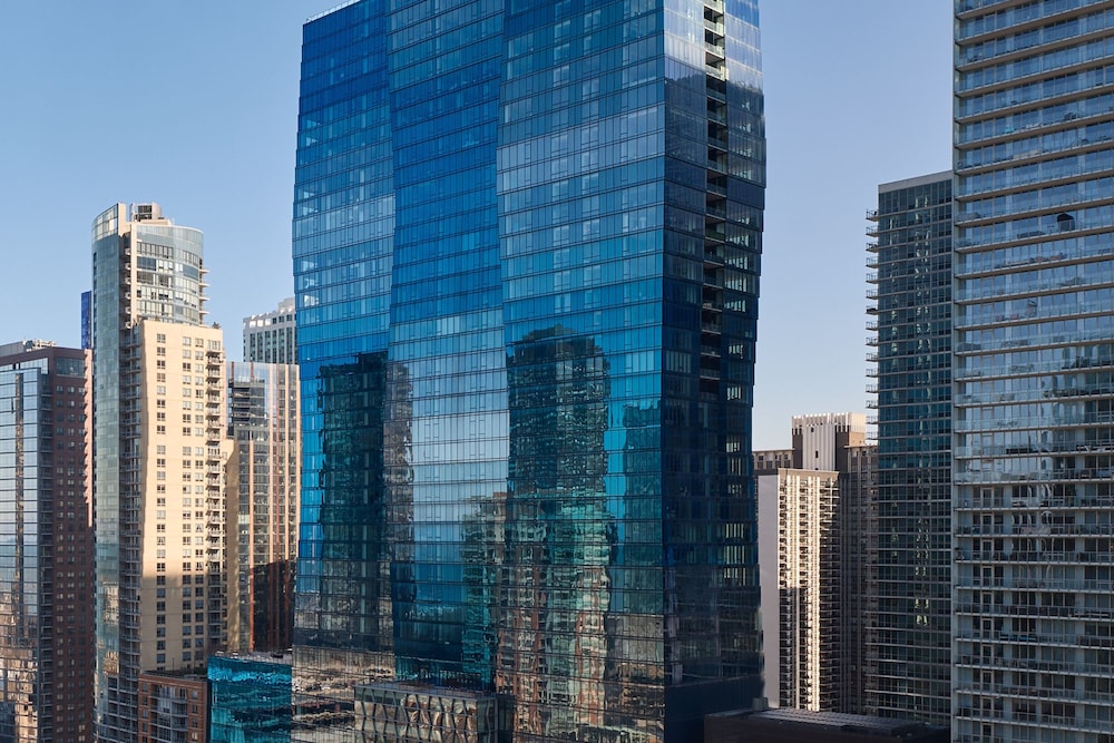 Sheraton Grand Chicago Riverwalk — Hotel building in Chicago, Illinois