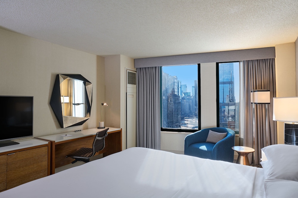 Sheraton Grand Chicago Riverwalk — Hotel rooms in Chicago, Illinois