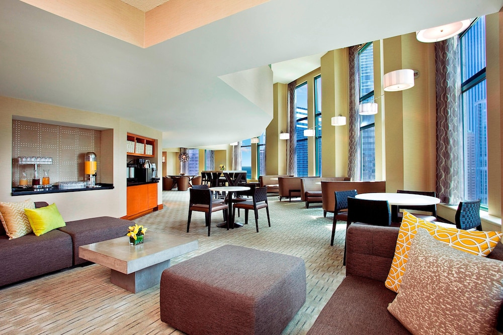 Sheraton Grand Chicago Riverwalk — Restaurant & bars in Chicago, Illinois