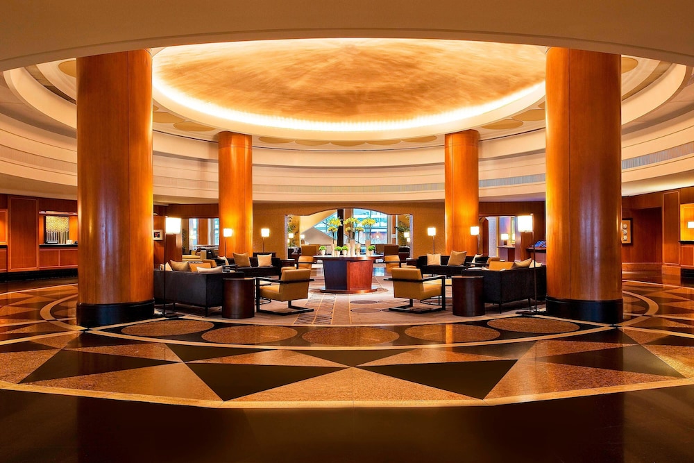 Sheraton Grand Chicago Riverwalk — Hotel building in Chicago, Illinois