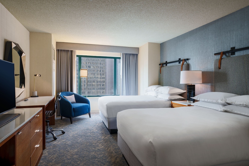 Sheraton Grand Chicago Riverwalk — Hotel rooms in Chicago, Illinois