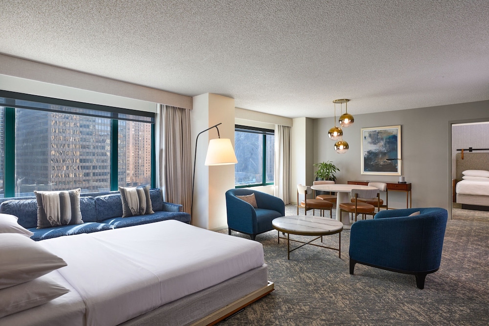 Sheraton Grand Chicago Riverwalk — Hotel rooms in Chicago, Illinois