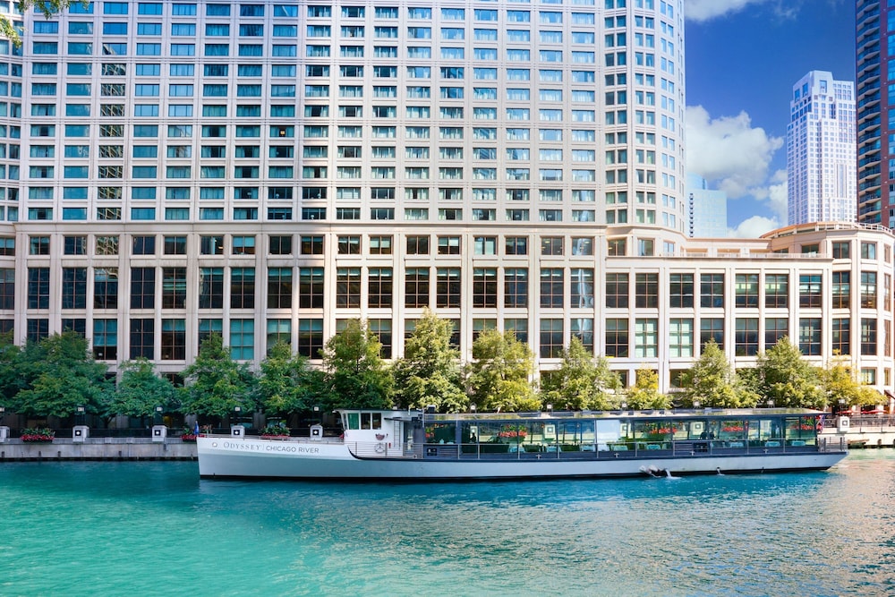 Sheraton Grand Chicago Riverwalk — Main photo in Chicago, Illinois