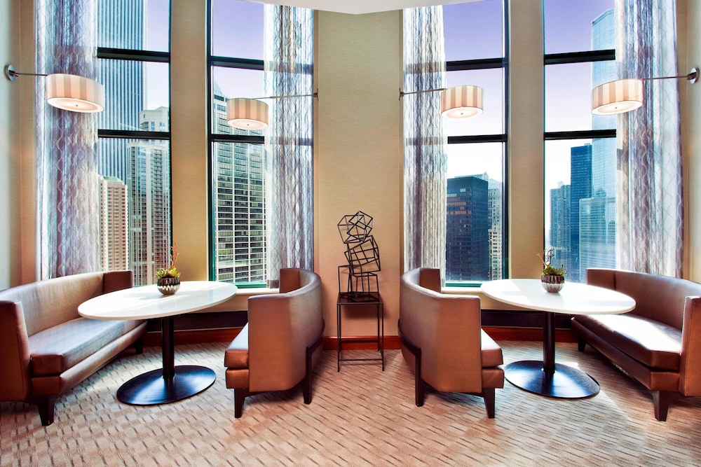 Sheraton Grand Chicago Riverwalk — Restaurant & bars in Chicago, Illinois