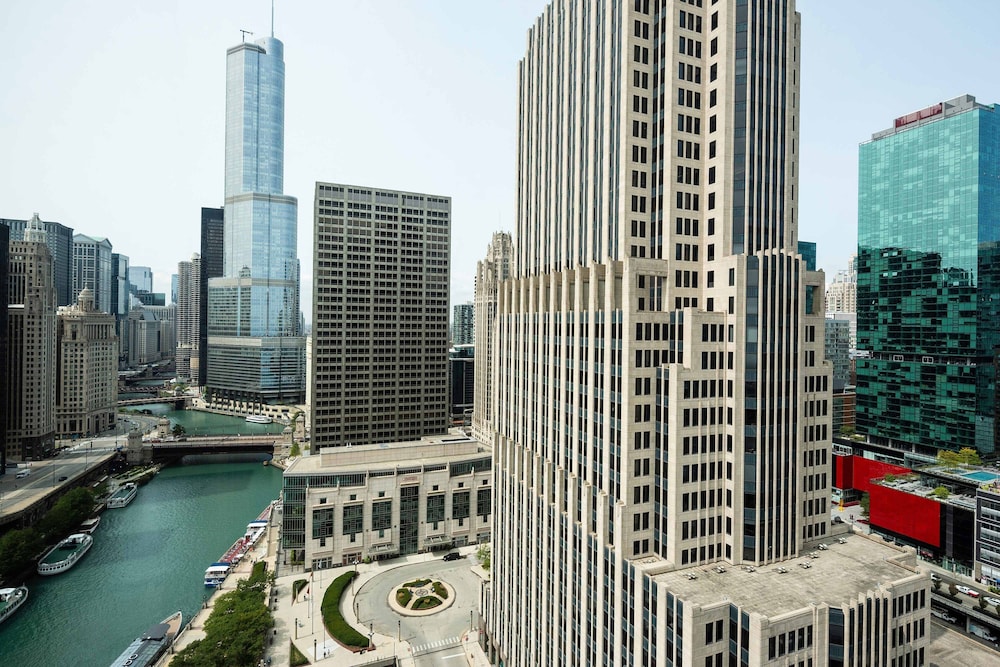 Sheraton Grand Chicago Riverwalk — Attractions in the area in Chicago, Illinois