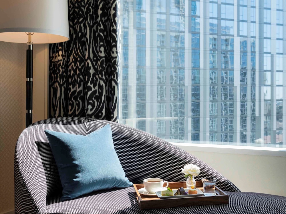 Sofitel Chicago Magnificent Mile — Hotel rooms in Chicago, Illinois