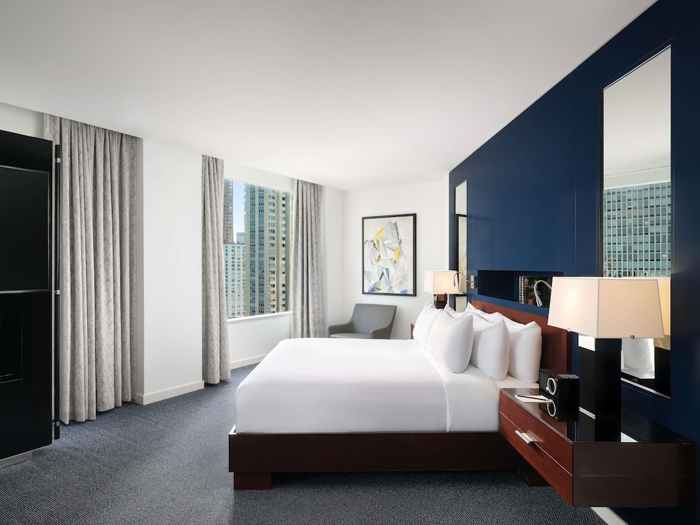 Sofitel Chicago Magnificent Mile — Hotel rooms in Chicago, Illinois