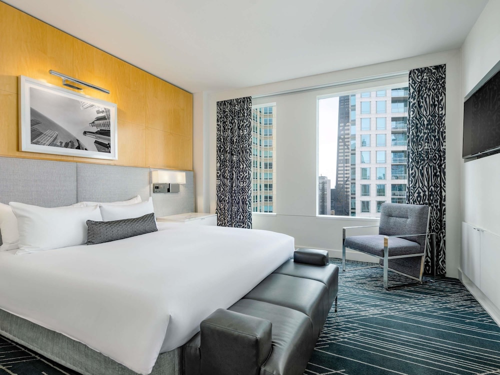 Sofitel Chicago Magnificent Mile — Hotel rooms in Chicago, Illinois