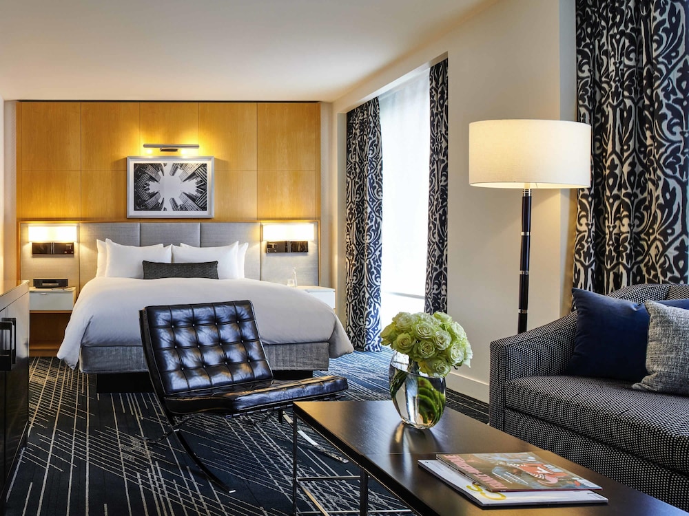 Sofitel Chicago Magnificent Mile — Hotel rooms in Chicago, Illinois