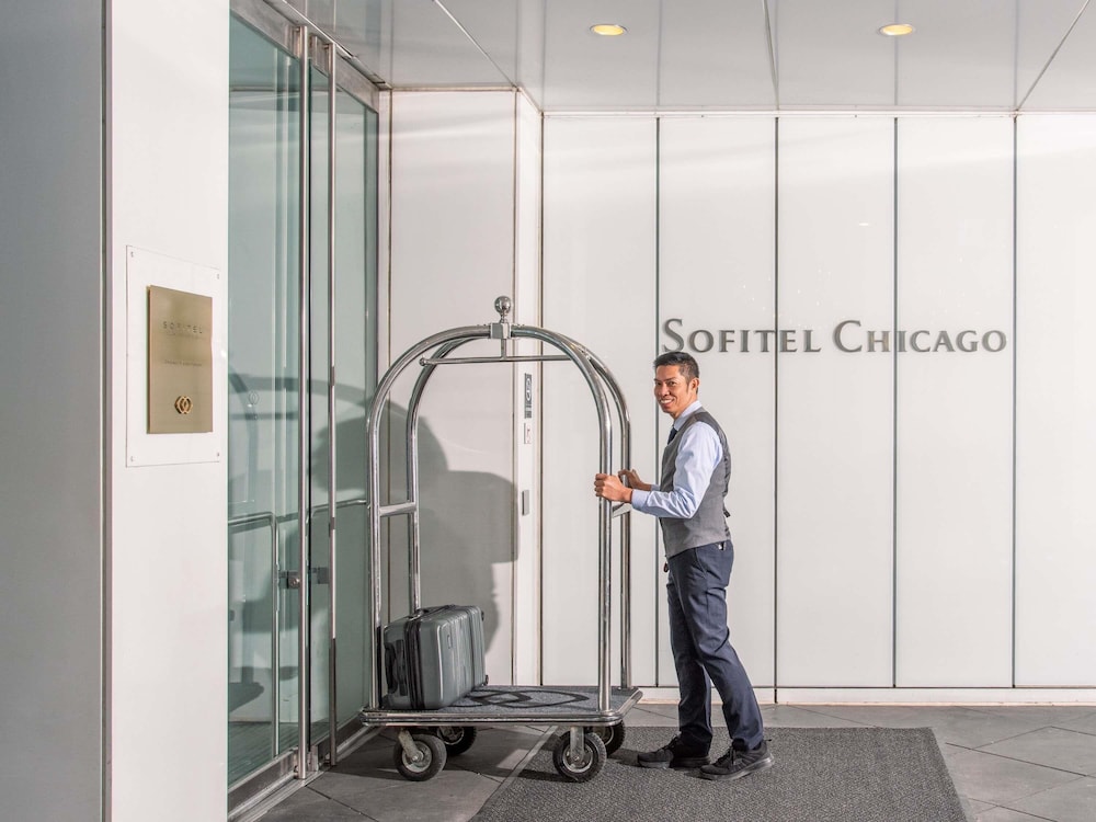 Sofitel Chicago Magnificent Mile — Hotel building in Chicago, Illinois