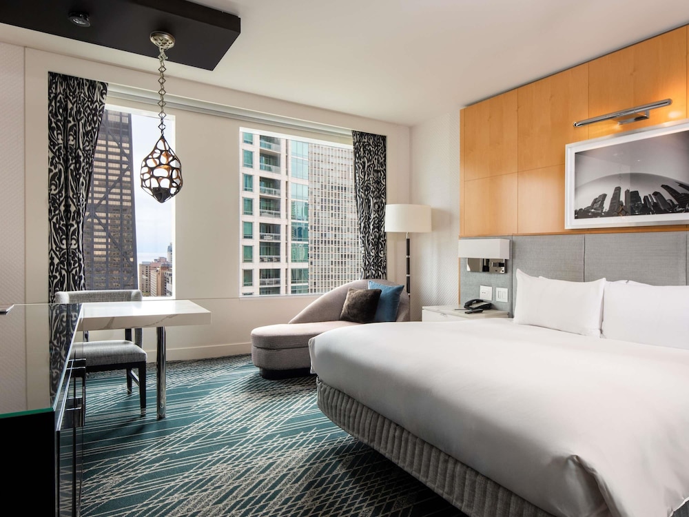 Sofitel Chicago Magnificent Mile — Hotel rooms in Chicago, Illinois