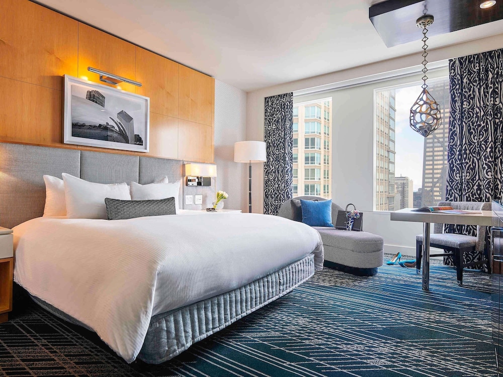Sofitel Chicago Magnificent Mile — Hotel rooms in Chicago, Illinois