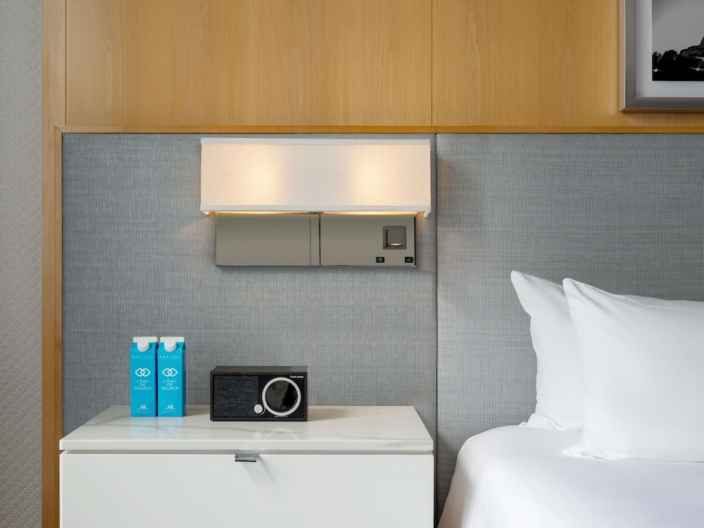 Sofitel Chicago Magnificent Mile — Hotel rooms in Chicago, Illinois