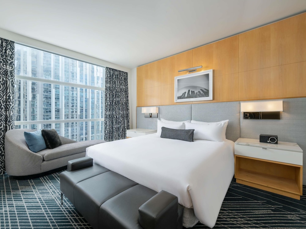 Sofitel Chicago Magnificent Mile — Hotel rooms in Chicago, Illinois