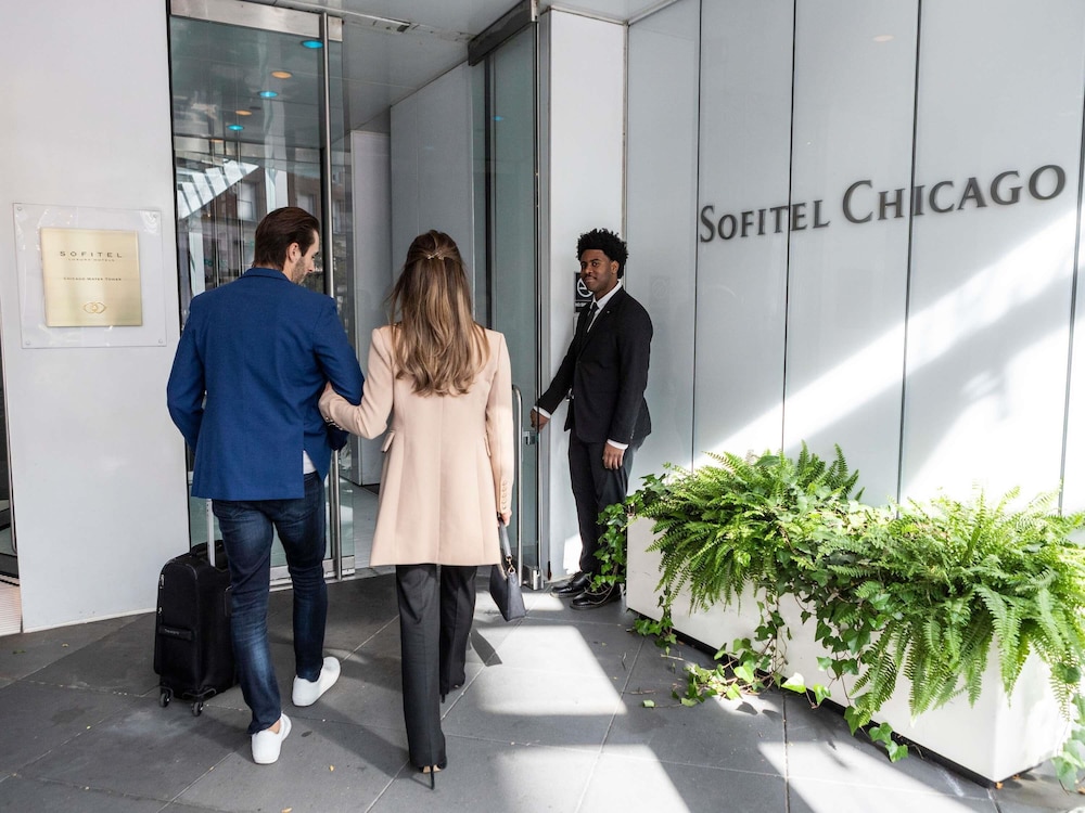 Sofitel Chicago Magnificent Mile — Hotel building in Chicago, Illinois
