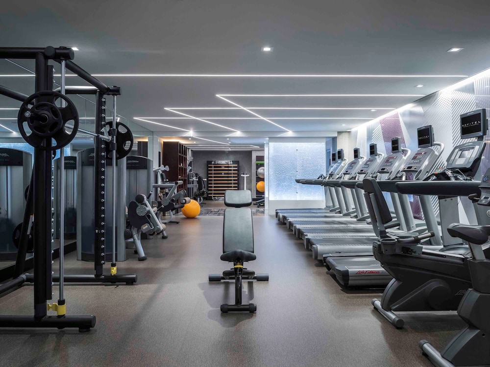 Sofitel Chicago Magnificent Mile — Sports & recreation in Chicago, Illinois