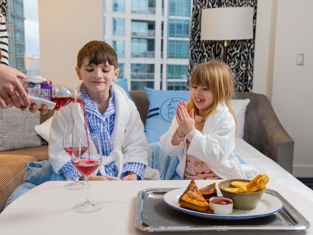 Sofitel Chicago Magnificent Mile — Attractions for children in Chicago, Illinois