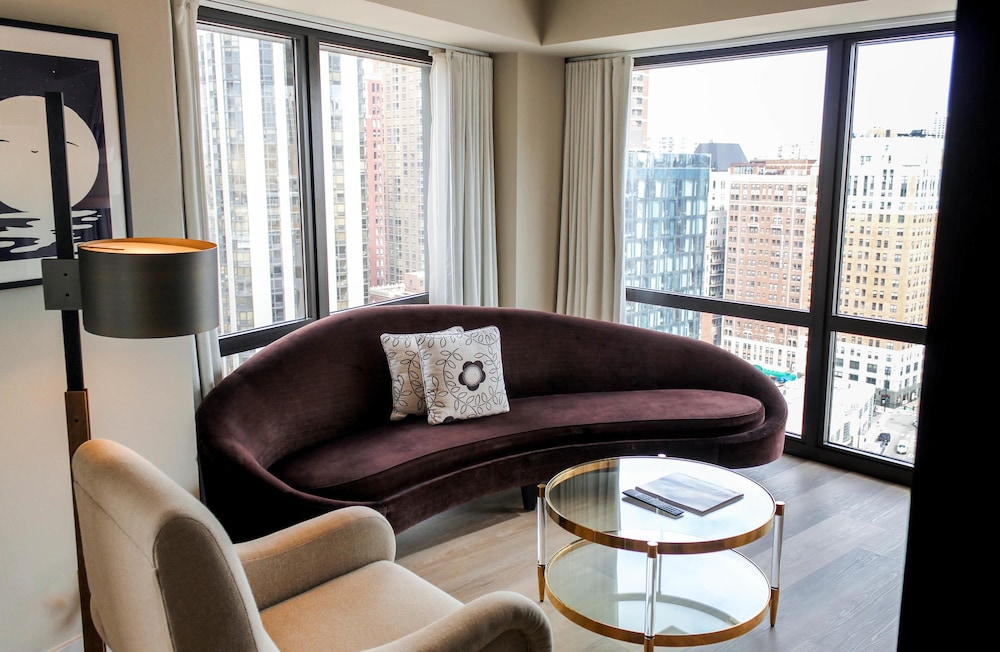 Thompson Chicago, by Hyatt — Hotel rooms in Chicago, Illinois