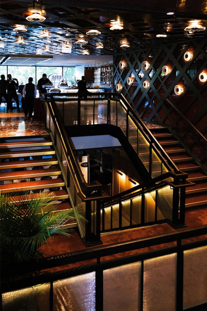 Thompson Chicago, by Hyatt — Restaurant & bars in Chicago, Illinois