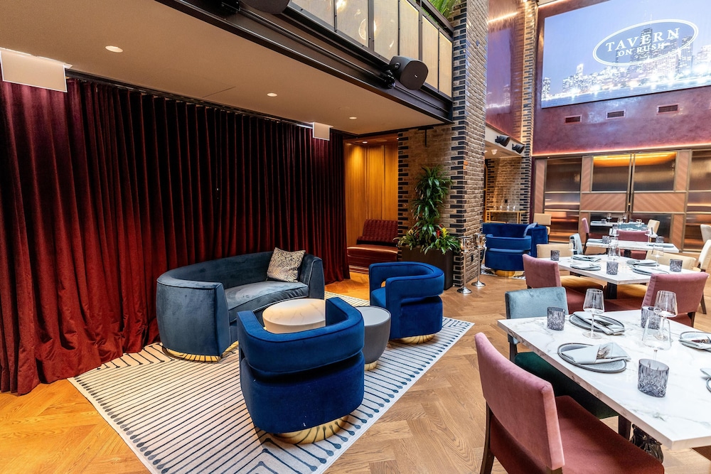 Thompson Chicago, by Hyatt — Restaurant & bars in Chicago, Illinois