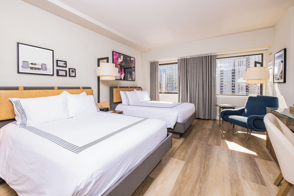 Thompson Chicago, by Hyatt — Hotel rooms in Chicago, Illinois