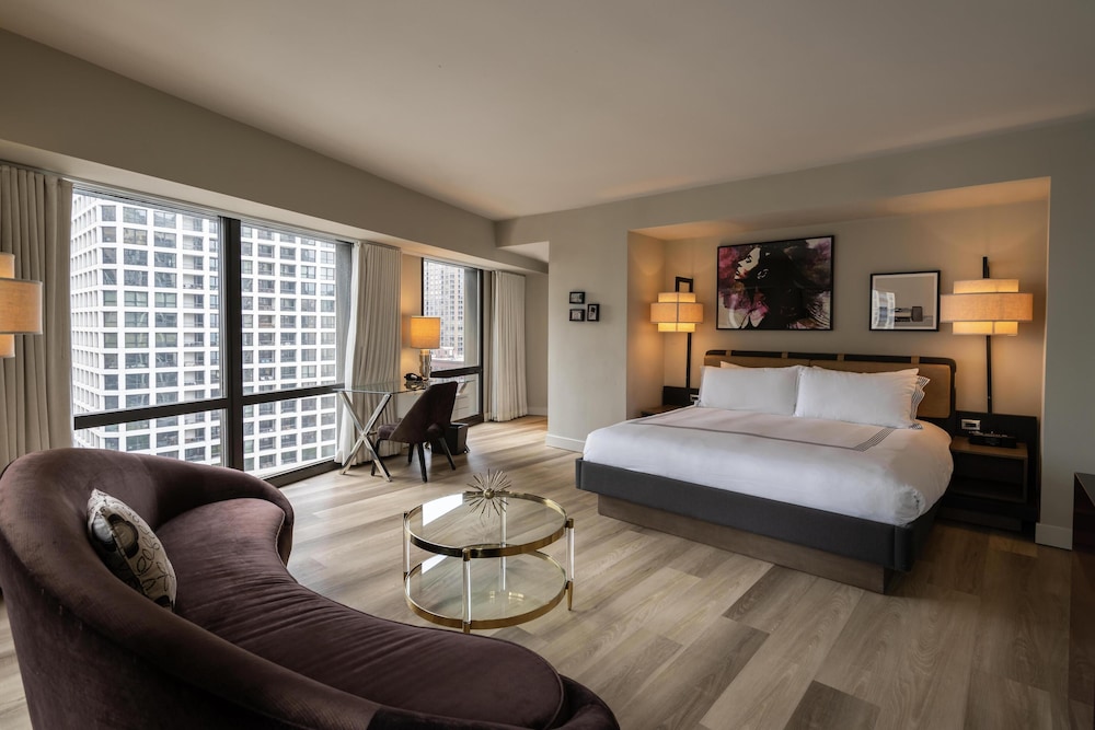 Thompson Chicago, by Hyatt — Hotel rooms in Chicago, Illinois