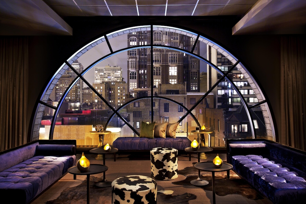 Thompson Chicago, by Hyatt — Restaurant & bars in Chicago, Illinois
