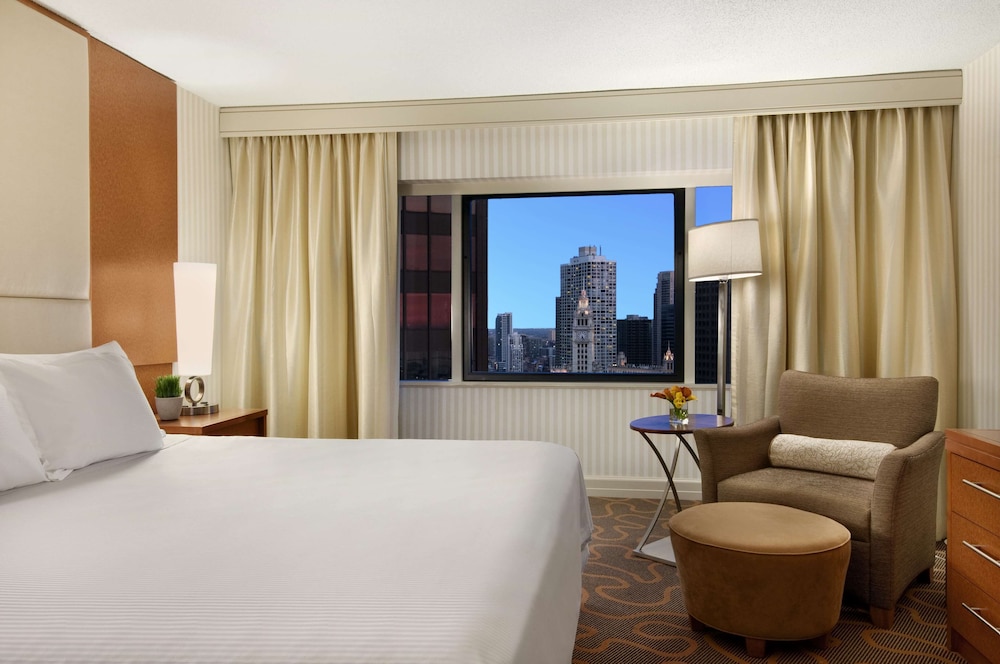 Swissotel - Chicago — Hotel rooms in Chicago, Illinois
