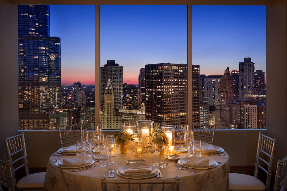 Swissotel - Chicago — Restaurant & bars in Chicago, Illinois