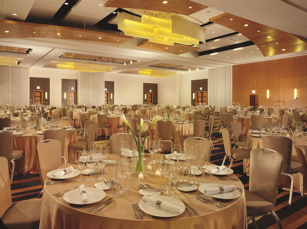 Swissotel - Chicago — Restaurant & bars in Chicago, Illinois