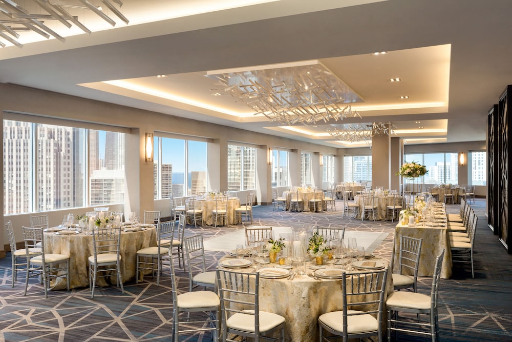 Swissotel - Chicago — Hotel building in Chicago, Illinois