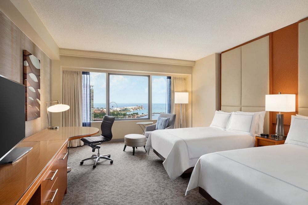 Swissotel - Chicago — Hotel rooms in Chicago, Illinois