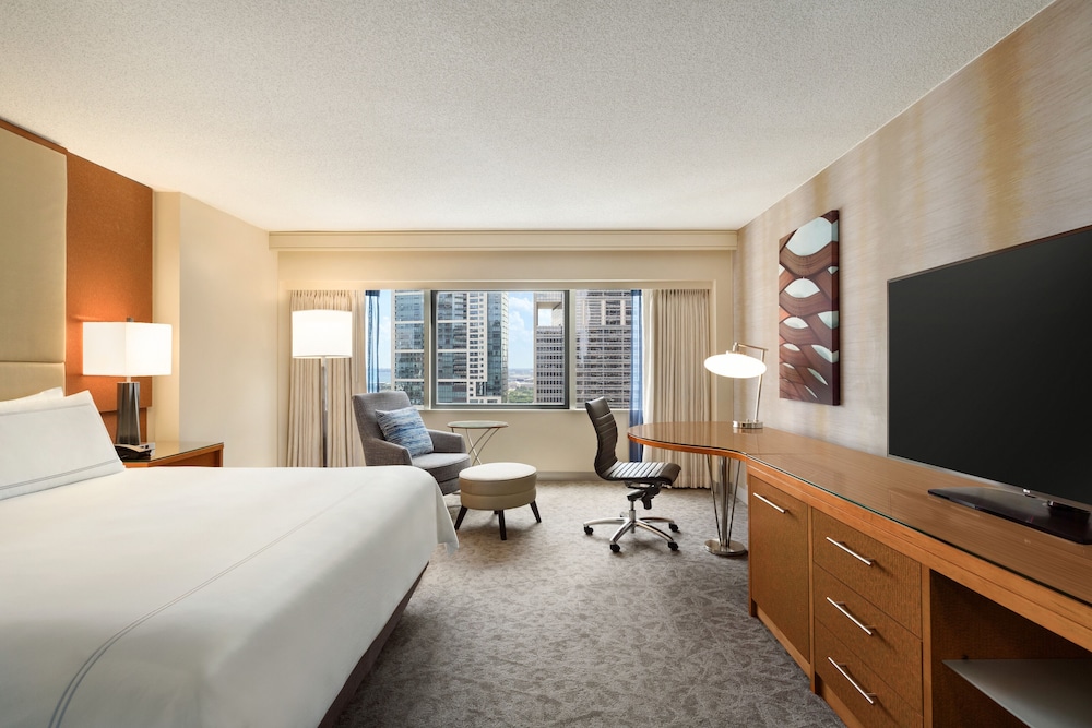 Swissotel - Chicago — Hotel rooms in Chicago, Illinois
