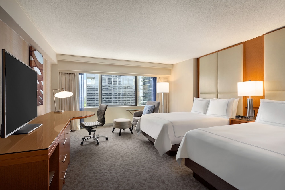 Swissotel - Chicago — Hotel rooms in Chicago, Illinois